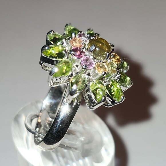 .925 Sterling Silver Peridot/Sapphire Cabochon Floral Ring. Size 8 Value $650 - Picture 2 of 7